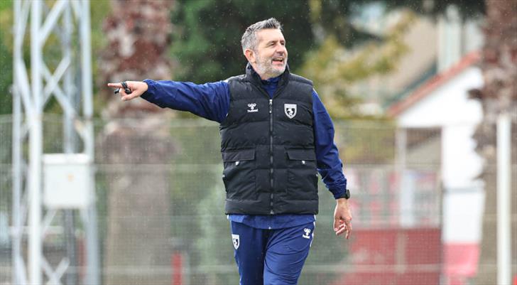 Samsunspor'un yeni teknik direktörü Bjelica ilk antrenmanına çıktı
