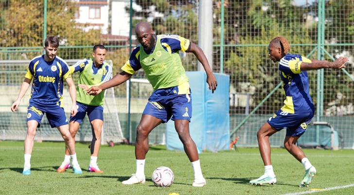 Fenerbahçe'de Galatasaray derbisinin hazırlıkları başladı
