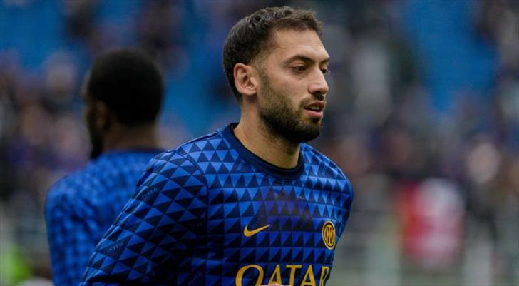 Efsane isim, Hakan Çalhanoğlu'nu işaret etti! Transfer tavsiyesi