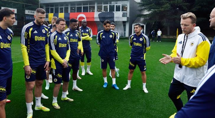 Fenerbahçe, Dirk Kuyt yönetiminde hazırlıklarını sürdürdü