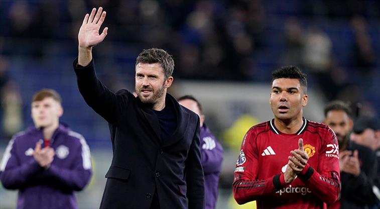 Manchester United için flaş iddia! Yeni teknik direktör...
