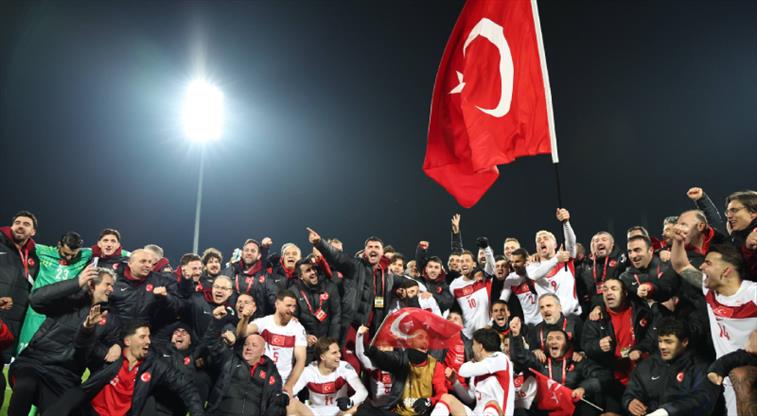 Bu hissi çok özlemiştik! Tarihimizde 3. kez, 24 yıl sonra ilk...