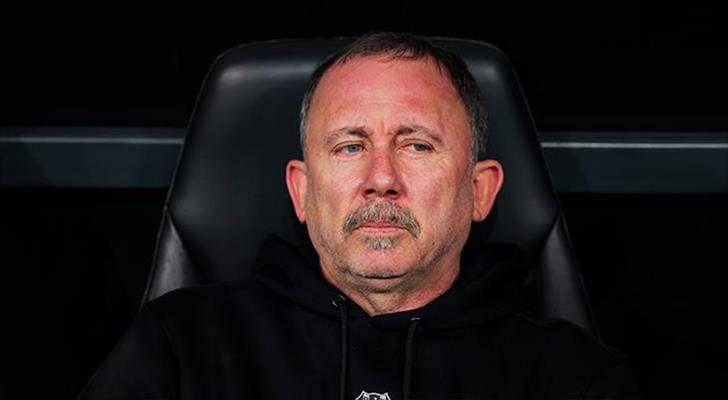 Beşiktaş'ta son 5 sezonda 4 başkan ve 9 teknik adam görev yaptı