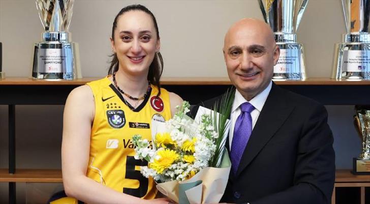VakıfBank Kadın Voleybol Takımı, Ayça Aykaç'a veda etti!