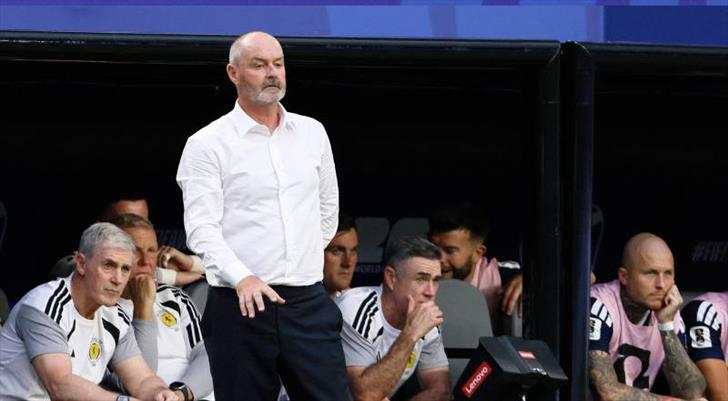 Dünya Kupası'ndan elendi, görevinden istifa etti