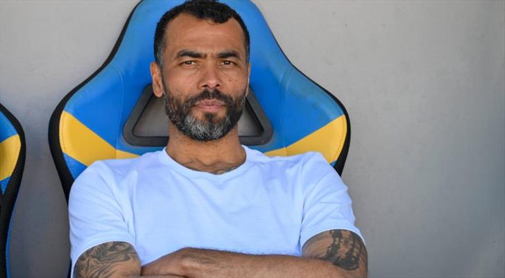 Ashley Cole'un hocalık macerası 4 ay sürmedi