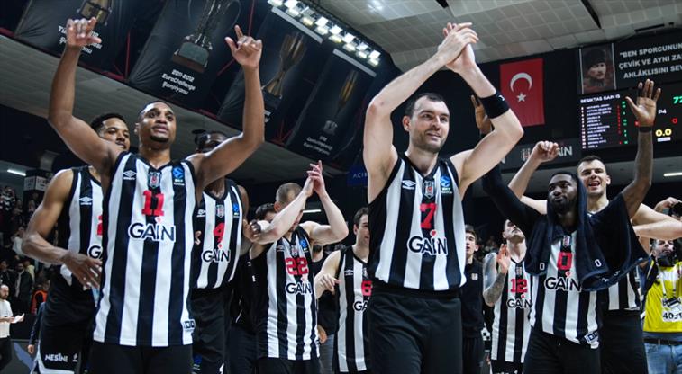 Beşiktaş Basketbol Takımı'nda 4 imza birden!