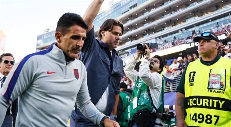 Pochettino'dan kırmızı kart tepkisi: "Asla kırmızı değildi"
