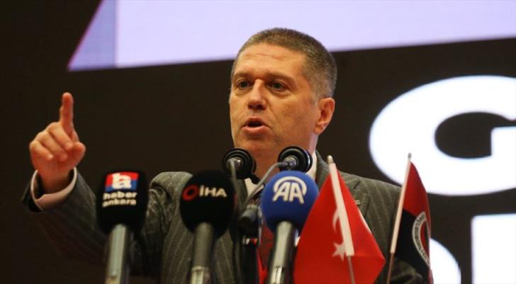 "Trabzonspor'la kaleci ve bazı oyuncular için görüşüyoruz"
