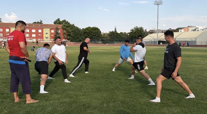 Yağlı güreşte saygı ve mertliğin simgesi: Peşrev