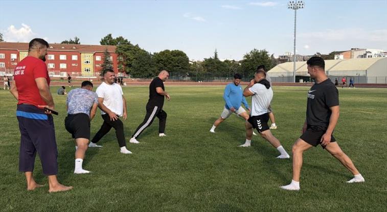 Yağlı güreşte saygı ve mertliğin simgesi: Peşrev