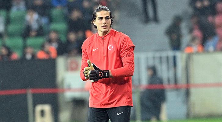 Teklif yapıldı! Beşiktaş'tan kaleye bir takviye daha geliyor