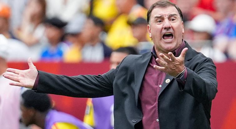 Nestor Lorenzo, Jhon Arias'ı neden çıkardığını açıkladı!