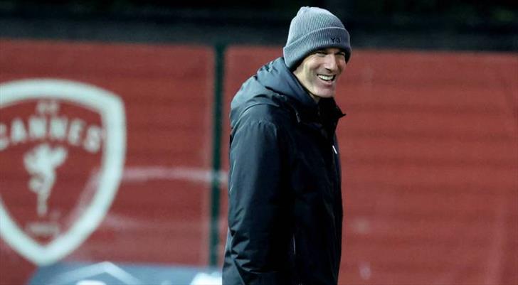 Zinedine Zidane anlaşmaya yakın! Beklenen imza gerçekleşiyor