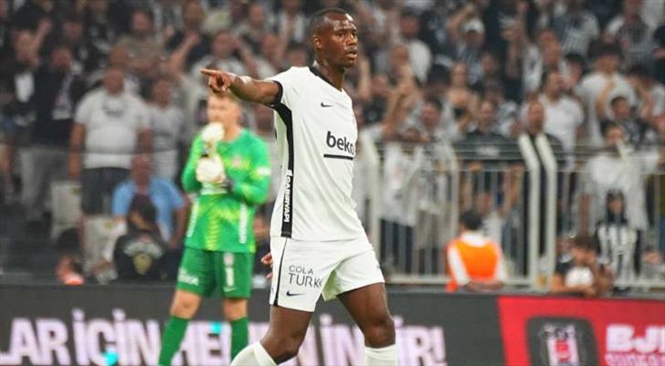 Yıldız isimden Beşiktaş'a kötü haber! Devam edemedi