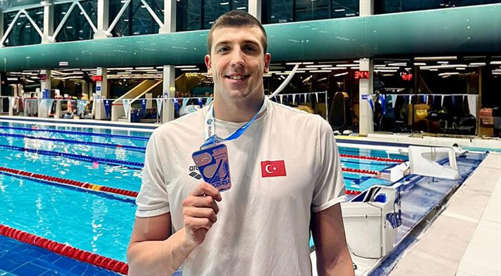 Emre Sakçı'dan altın madalya!