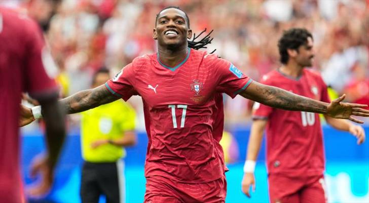Galatasaray, Rafael Leao'yu resmen açıkladı