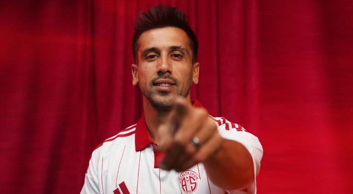 Kocaelispor'dan Antalyaspor'a transfer oldu