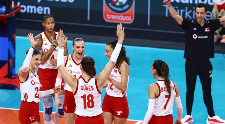 Yarı finaldeyiz! Filenin Sultanları, Almanya'yı devirdi