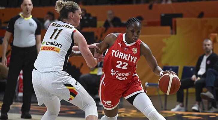 Potanın Perileri, Dünya Kupası'na mağlubiyetle başladı