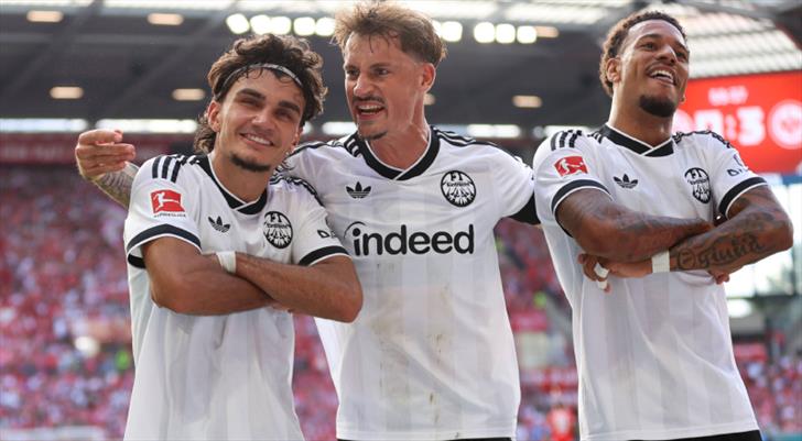 Eintracht Frankfurt'ta sahne Can Uzun'un! 2 gol birden