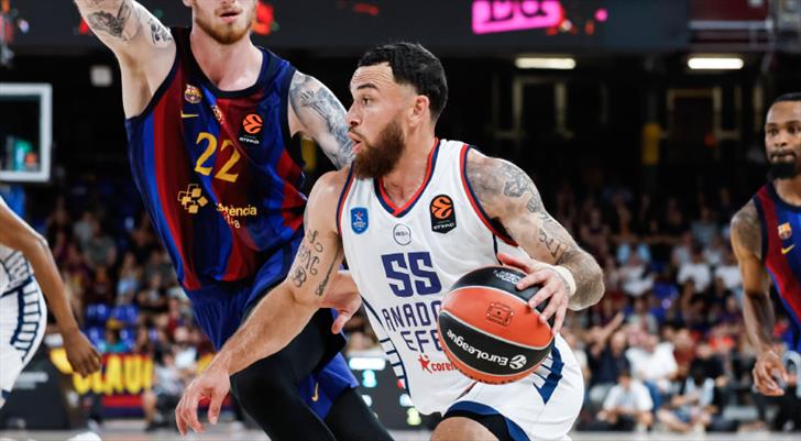 Anadolu Efes, EuroLeague'de Barcelona deplasmanında kaybetti!