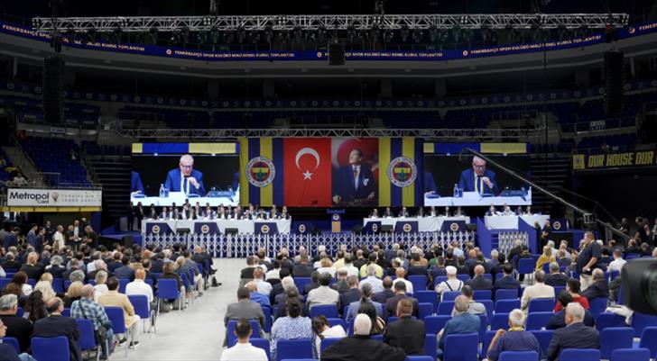 Fenerbahçe'de Sadettin Saran yönetimi ibra edildi