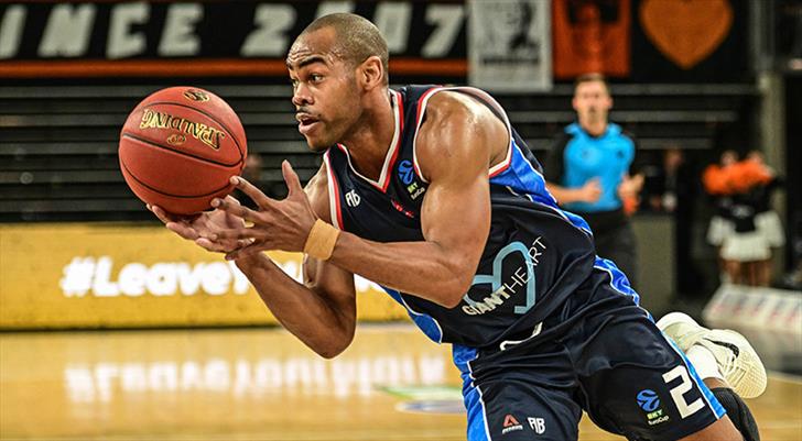 Karşıyaka Basketbol, ABD'li Markel Starks'ı transfer etti