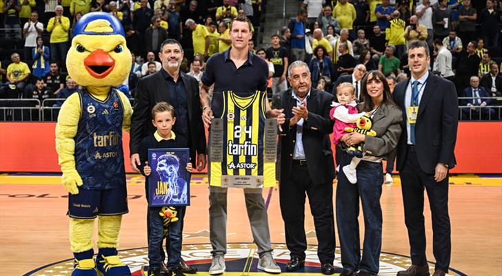 Fenerbahçe'de Jan Vesely için veda töreni düzenledi