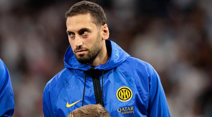 Hakan Çalhanoğlu'na büyük onur! Birinci oldu