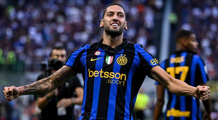Hakan Çalhanoğlu'na büyük onur! Birinci seçildi...